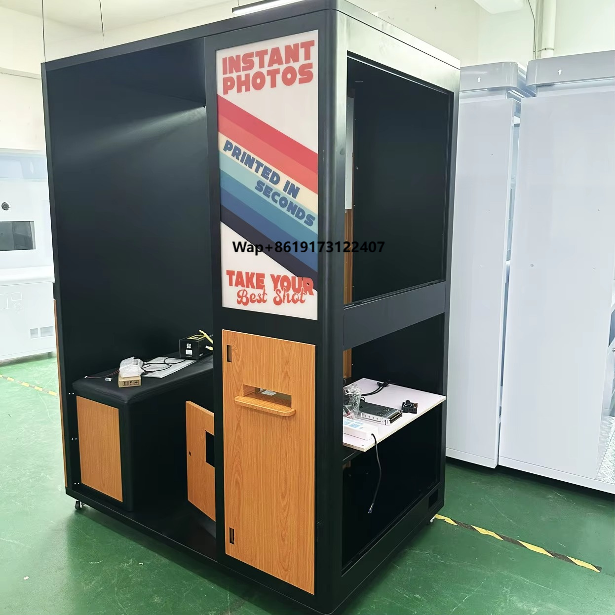 Magazines - JLJ One Stop Customization Bronfabriek Selfie